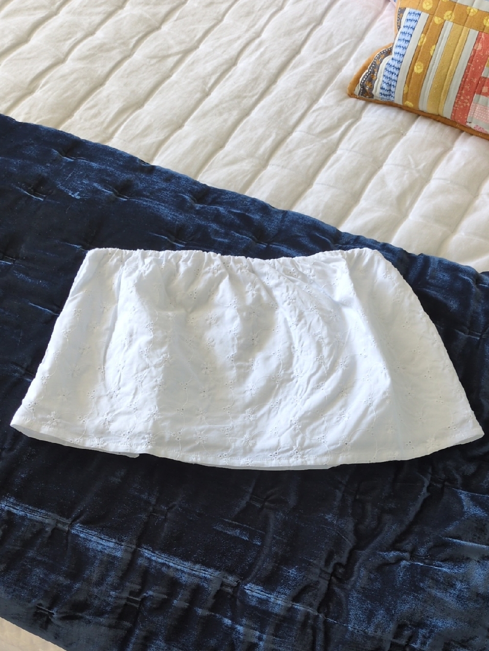 NWOT Harly Jae White Eyelet Strapless Bandeau Top, Small / Medium